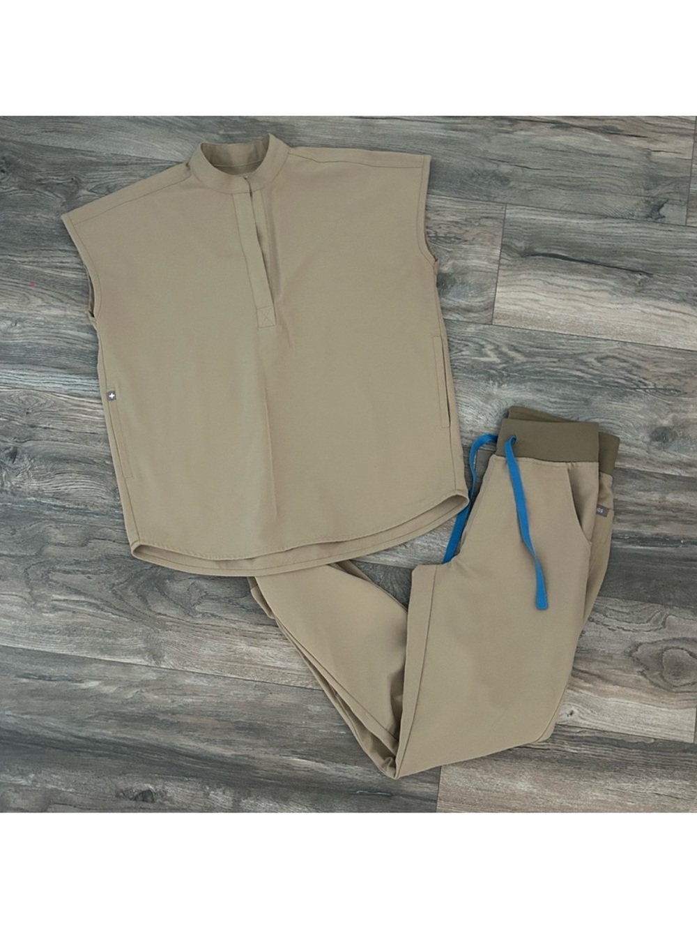 Figs Women’s Sandstone Rafaela & Zamora Jogger Pants
